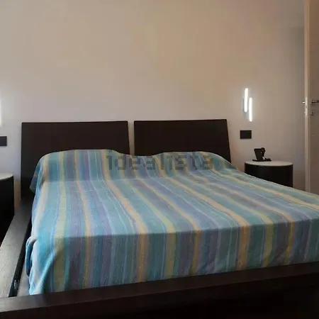Salgari Elegant Terrace Retreat Appartement Genua